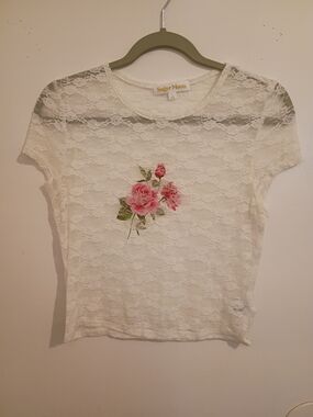 Sugar‎ Moon Women's Cream Lace Crop Top with Pink Floral Accent Sz L